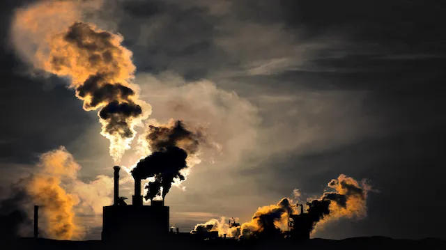Polluting factory