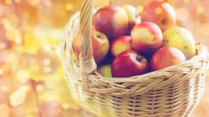 9 Reasons Why An Apple-A-Day Is a Great Thing apples